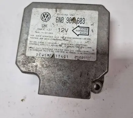 Volkswagen Golf III Airbag control unit/module 6N0909603 5WK4137 05950112