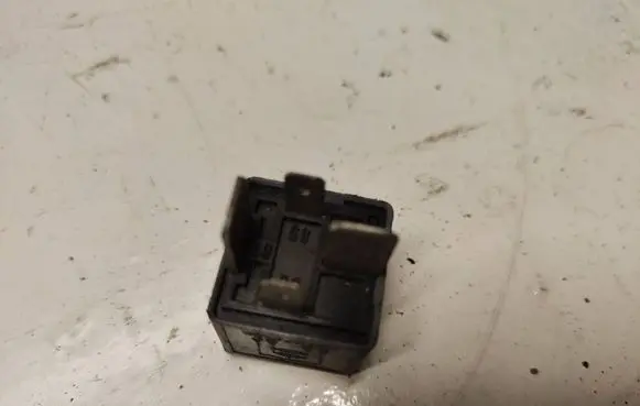 Audi A4 S4 B7 8E 8H Other relay 8D0951253