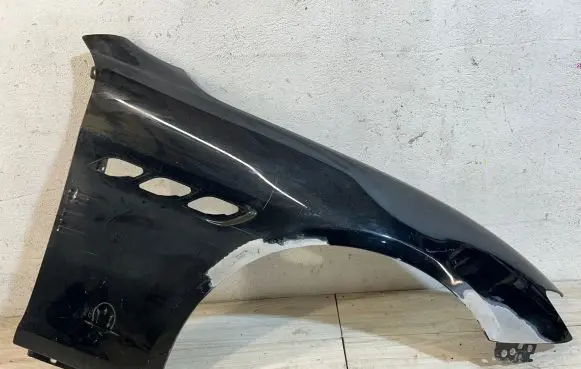 Maserati Quattroporte Fender