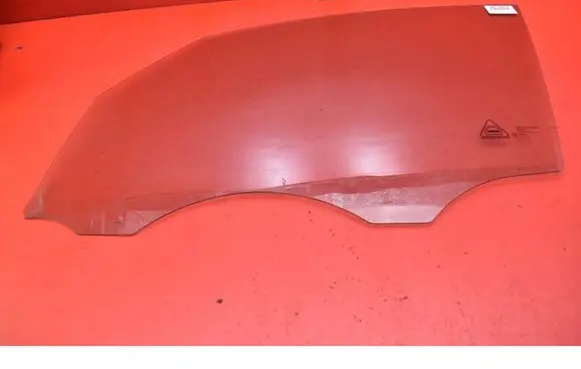 KIA Venga Front door window glass four-door 