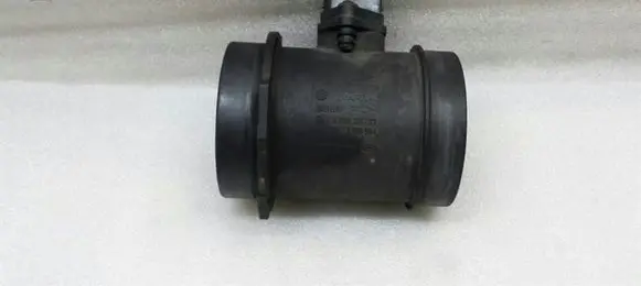 BMW 7 E65 E66 Mass air flow meter 7501554