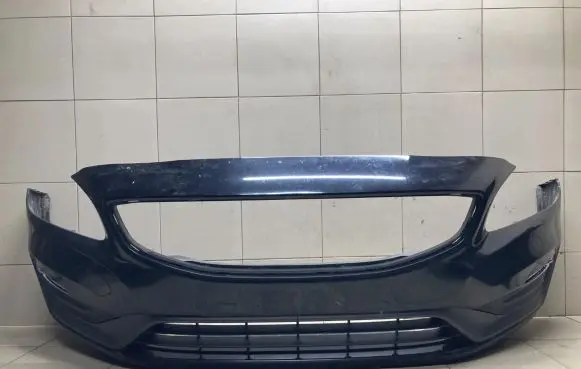 Volvo V60 Front bumper 31323831 31323835