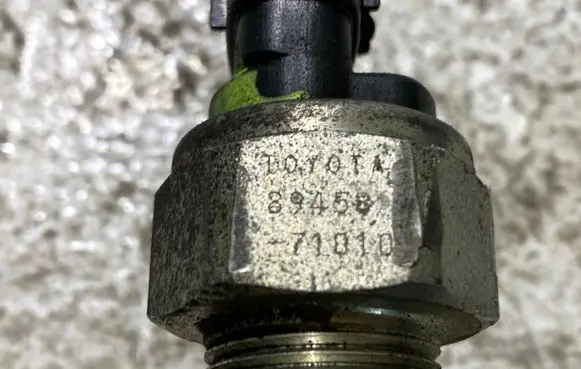 Toyota Avensis T250 Fuel main line pipe 8945871010