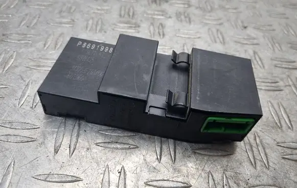 Volvo V70 Other control units/modules P8691998 T36711053