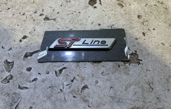 Ford Kuga III Fender model badge letters 