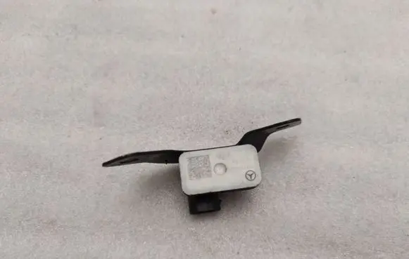 Mercedes-Benz CLS C218 AMG Airbag deployment crash/impact sensor A0055421218