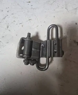 Audi A6 S6 C6 4F Front door lower hinge 8E0833412
