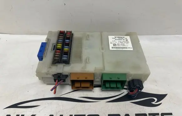 Volvo XC70 Fuse module 7G9T14C256FA 30765624AE 3659AF01125TP