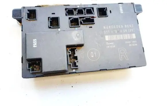 Mercedes-Benz E W211 Door control unit/module 2118707226 00401605