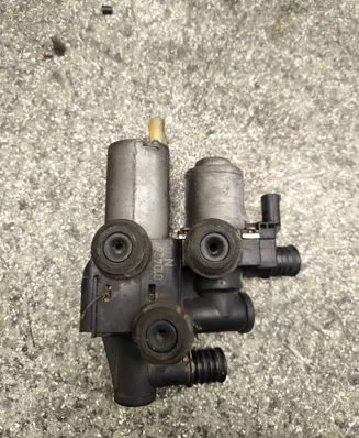 BMW 3 E46 Coolant heater control valve 7M0907379A 10094503033