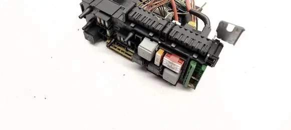 Mercedes-Benz C W204 Fuse module 2049060105