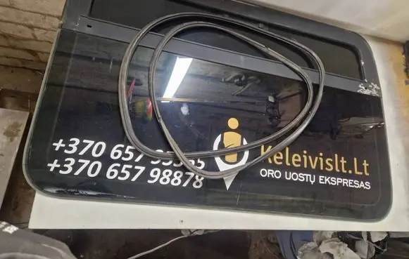 Renault Master II Side middle window/glass 