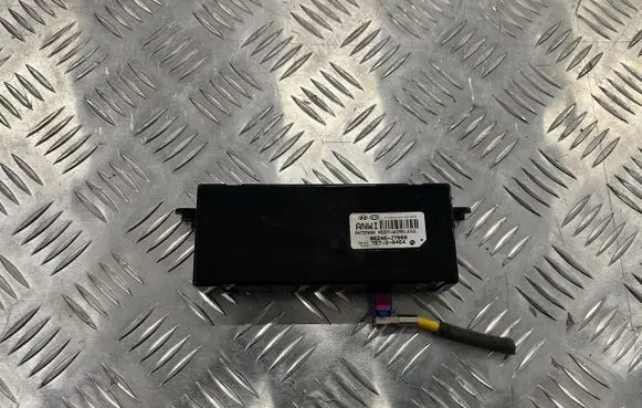 KIA Pro Cee'd III Antenna control unit 96240-J7000