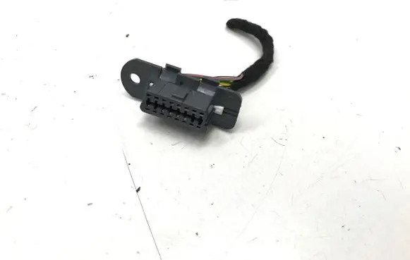 Volvo XC40 EUR ISO radio connector 