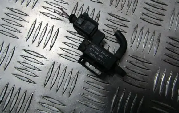 Audi A3 S3 8P Turbo solenoid valve 037906283C 7.22880.00