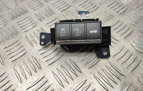 Infiniti Q50 A set of switches 
