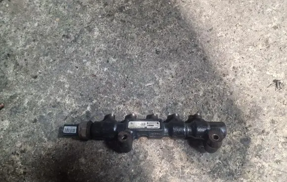 Ford Focus Fuel main line pipe