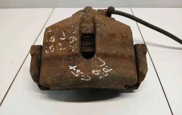 Volkswagen Golf Plus Front brake caliper