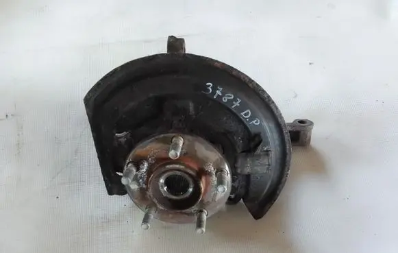 Nissan Qashqai+2 Front wheel hub 40014JD000