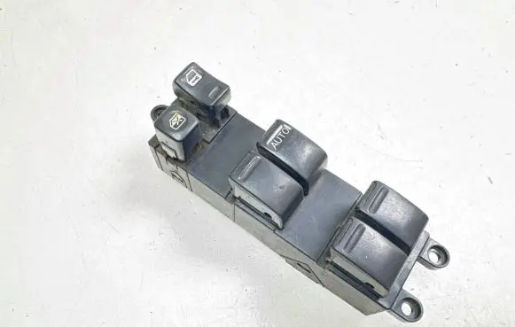 Nissan Navara D40 Electric window control switch