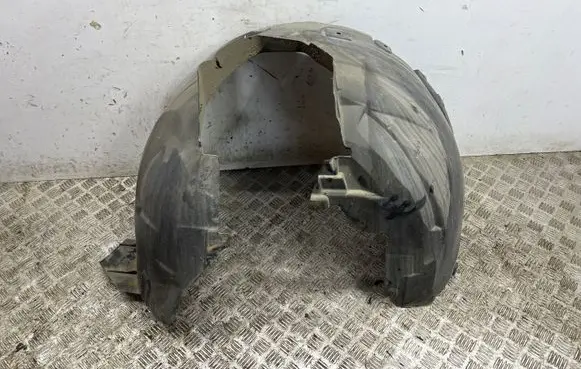 Front wheel arch liner splash guards