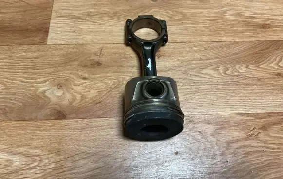 Volkswagen PASSAT B6 Piston with connecting rod 038J