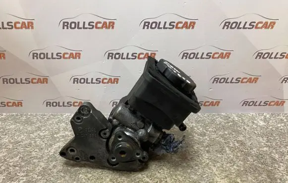 BMW 5 E39 Power steering pump 1095749 91208 32422247556
