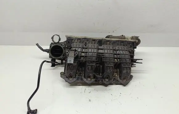 Volkswagen PASSAT B7 Intake manifold 04E129711J ZSB709L