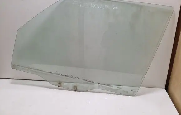 Mitsubishi Pajero Front door window glass four-door