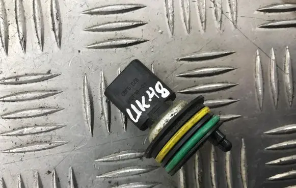 Fuel pressure sensor
