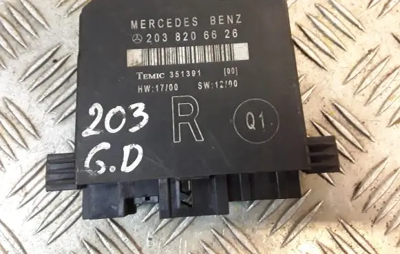 Mercedes-Benz C W203 Door control unit/module 2038206626 A2038206626