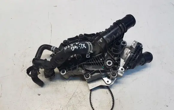 Volvo XC40 Water pump 32208947