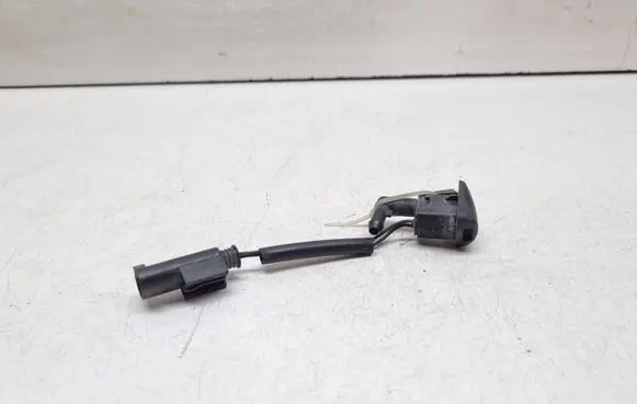 BMW 5 E60 E61 Windshield washer spray nozzle 7132969