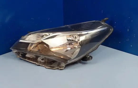 Toyota Yaris Headlight/headlamp 811700DA10 0D195