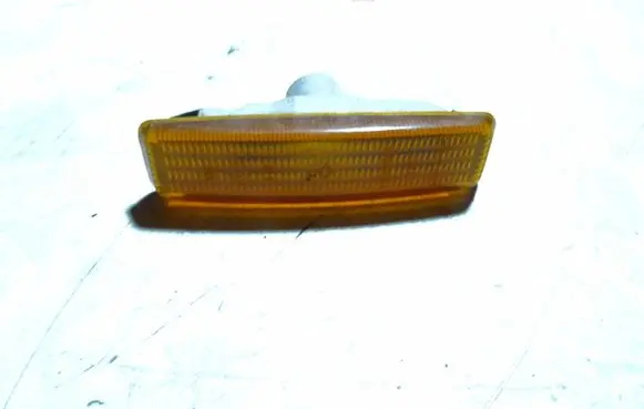 BMW 5 E39 Front fender indicator light 8360589
