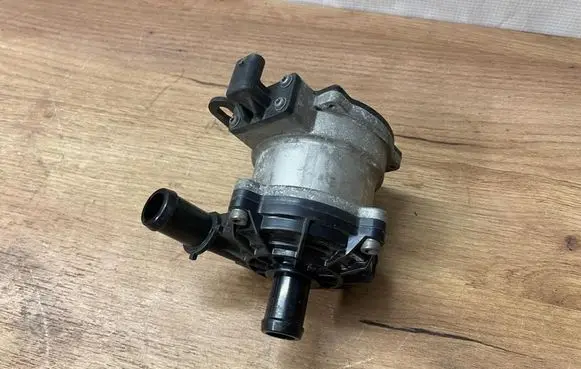 Renault Megane E-Tech Electric auxiliary coolant/water pump 215815MP1A