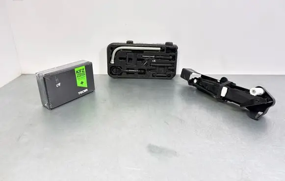 Audi A6 S6 C7 4G Tool set 4G0011215B