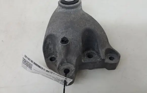 Mercedes-Benz B W246 W242 Engine mounting bracket A2462401109
