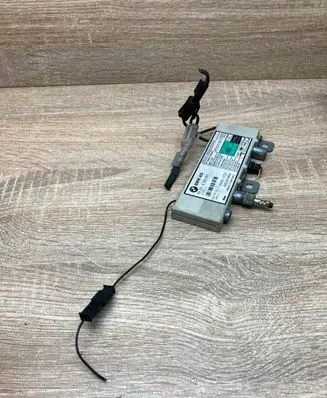 BMW 5 E39 Aerial antenna amplifier 8380685