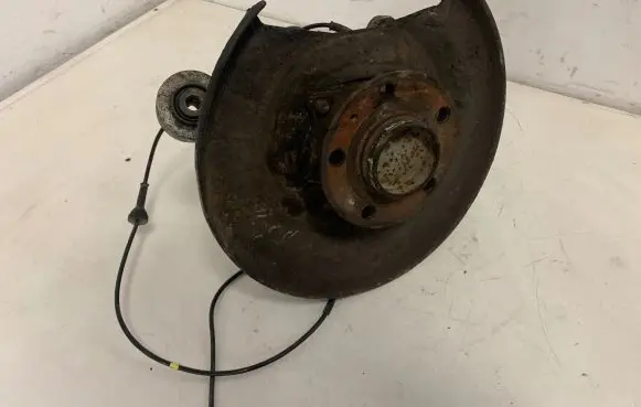 Rear wheel hub