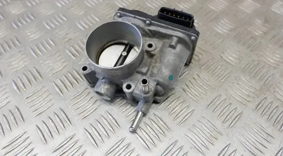 Lexus CT 200H Throttle valve 2203037060