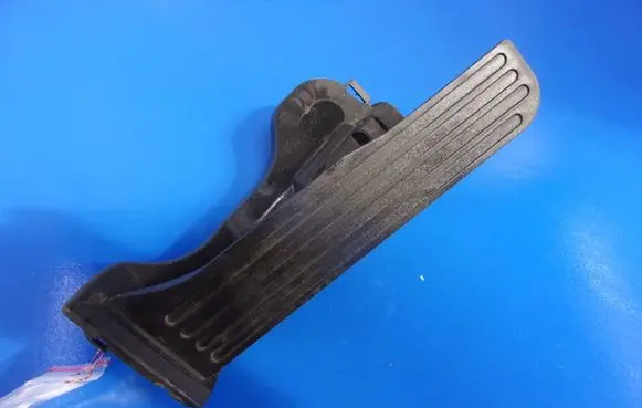 Volkswagen PASSAT B6 Accelerator throttle pedal 1K1721503AB