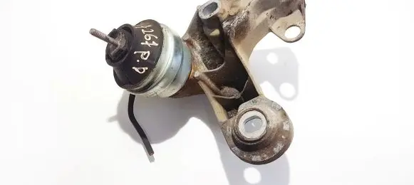 Audi A4 S4 B5 8D Engine mount bracket 8d0199352h