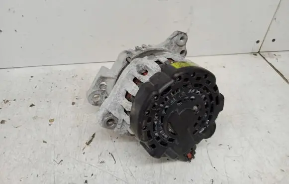 Hyundai i30 Generator/alternator 37300-04950