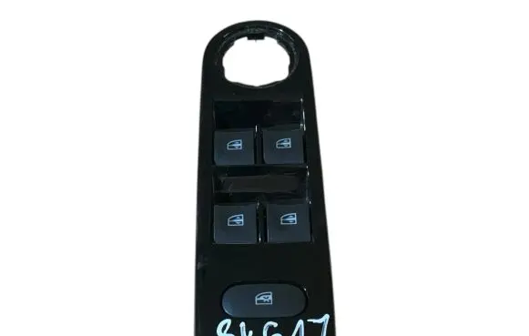 Renault Captur Electric window control switch 254298400R 46238M