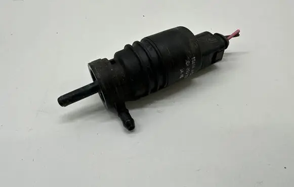 Mercedes-Benz E W211 Windscreen/windshield washer pump