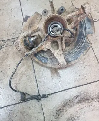 Mercedes-Benz ML W163 Rear wheel hub spindle/knuckle 