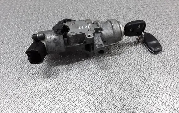 Toyota Avensis T250 Ignition lock 450200504