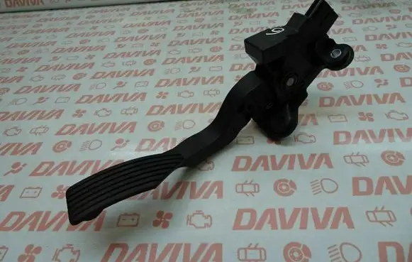 Mitsubishi Outlander Accelerator throttle pedal 1600A188 18098B