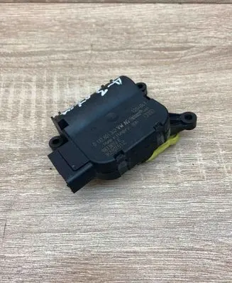 Audi A3 S3 8P Air flap motor/actuator 132801342 1K2907511C 983385VE